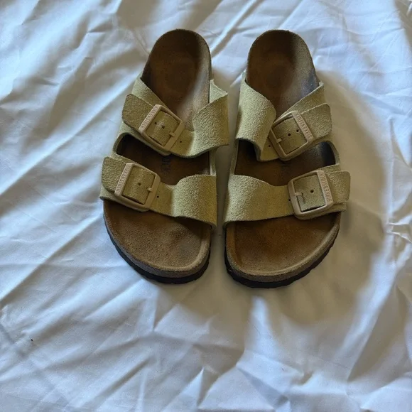 Birkenstock Kids Sandals in Tan Suede - Picture 4 of 8
